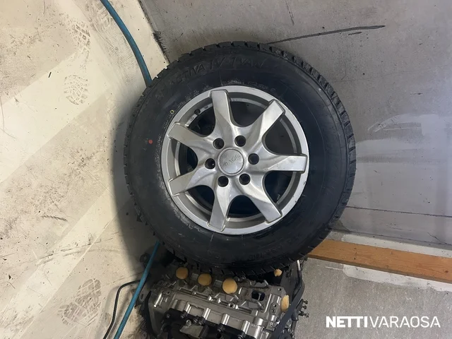 Nankang nastarenkaat aluvanteilla